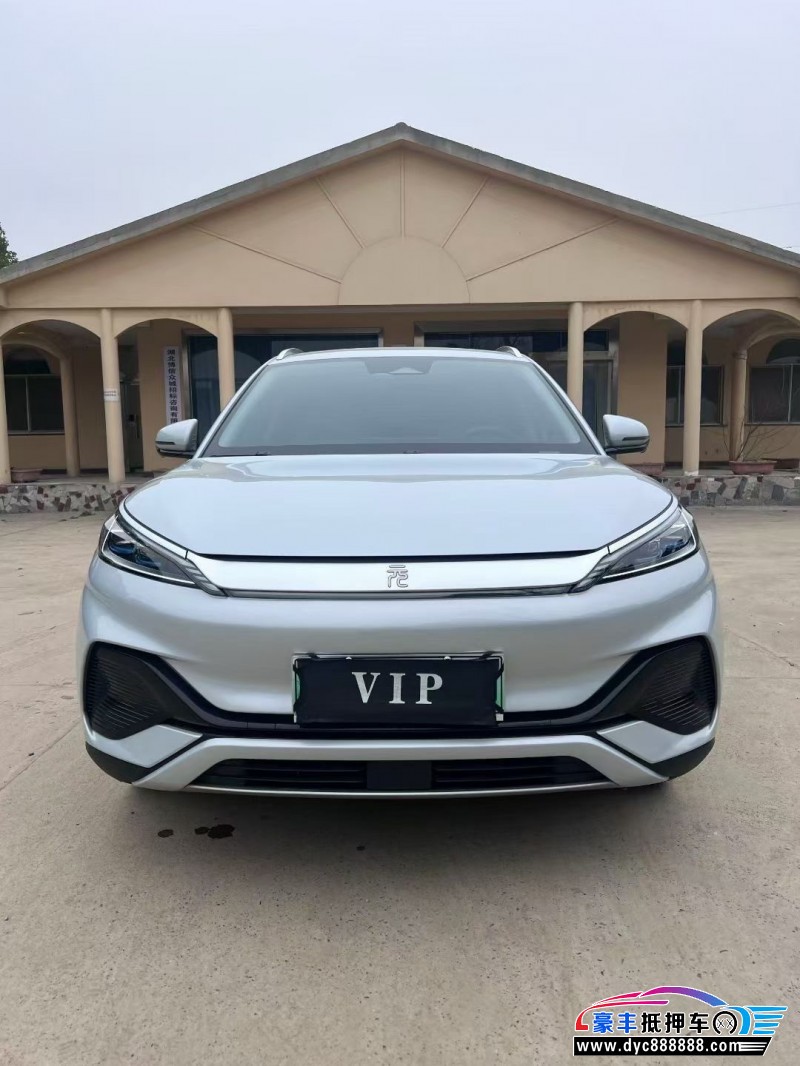 抵押车出售25年比亚迪元轿车