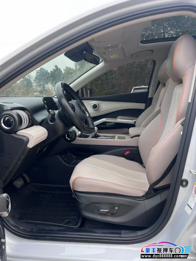 25年比亚迪元轿车抵押车出售