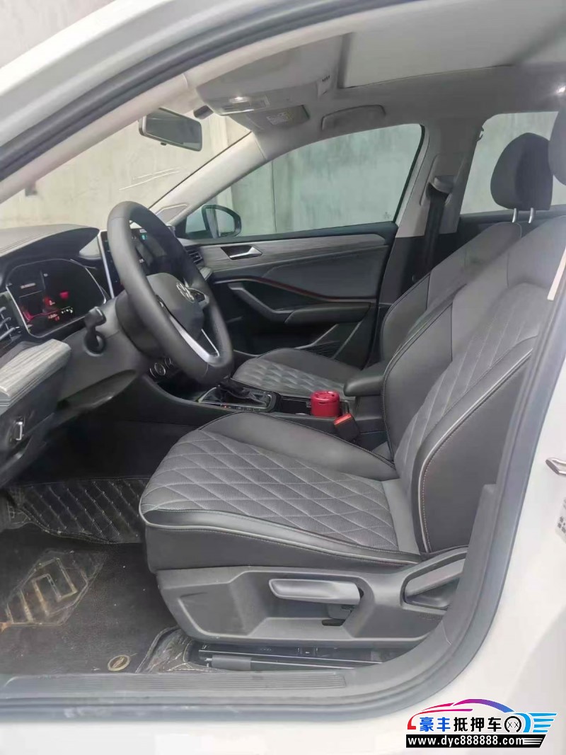 25年大众速腾轿车抵押车出售