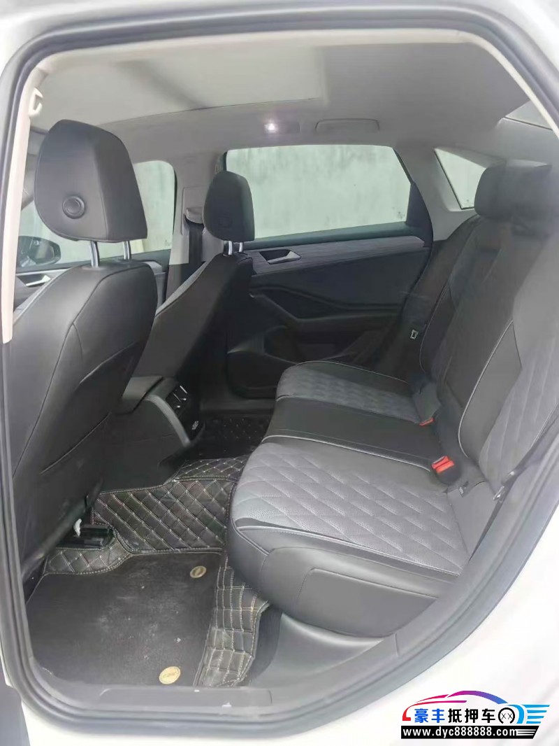 25年大众速腾轿车抵押车出售