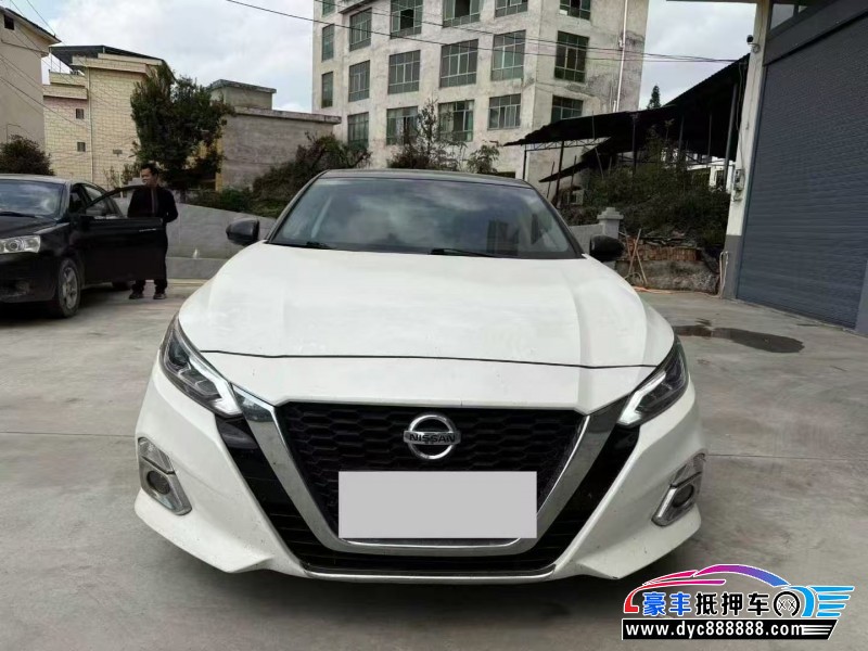 21年日产天籁轿车抵押车出售