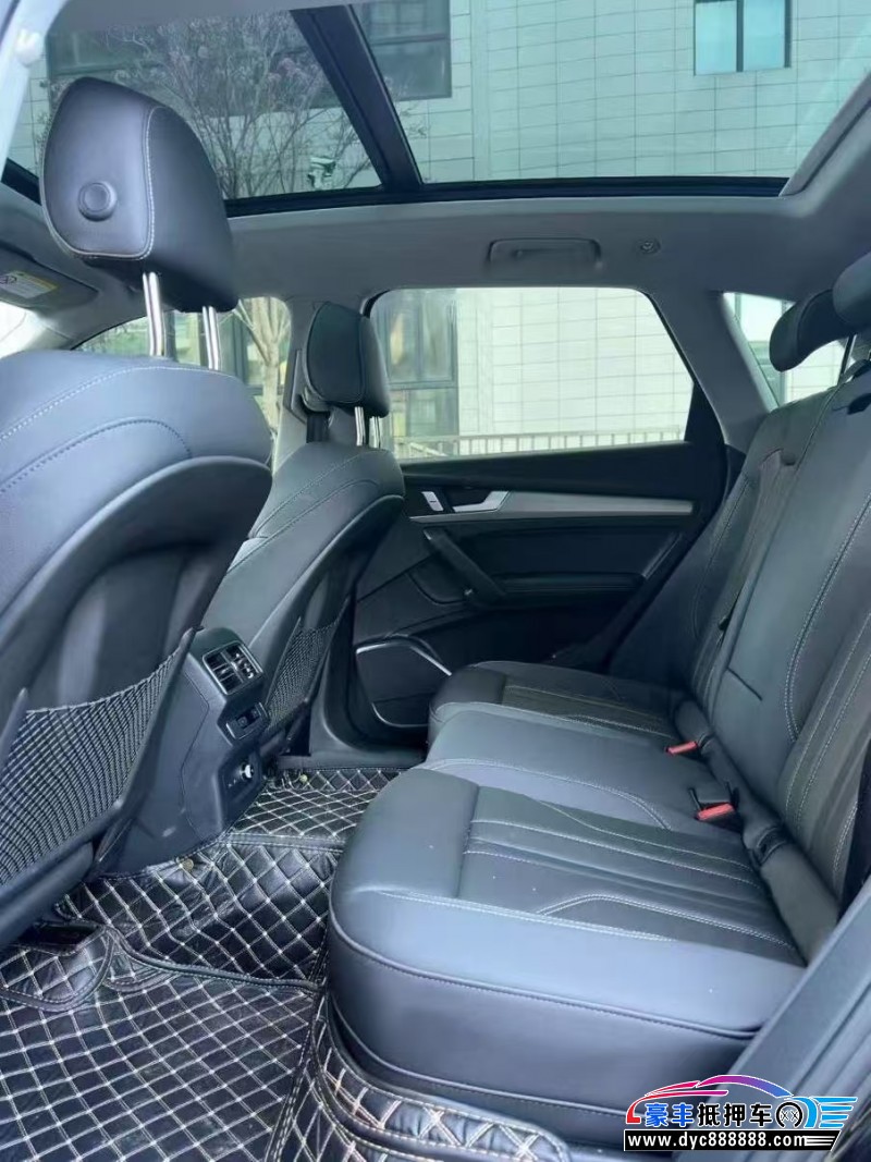 24年奥迪Q5轿车抵押车出售