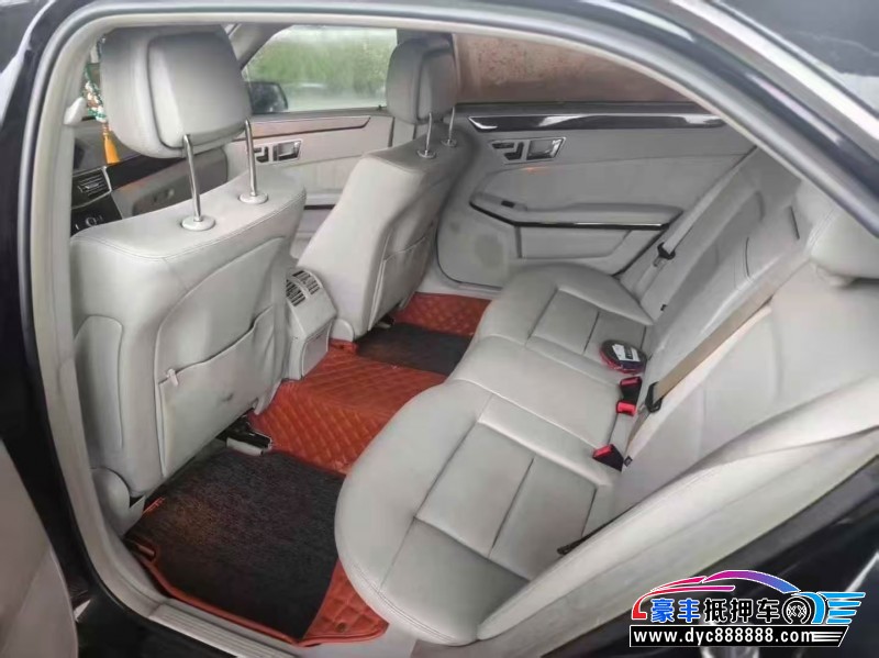 11年奔驰E轿车抵押车出售