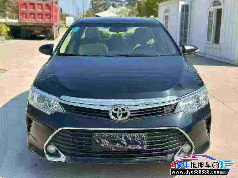 抵押车出售17年丰田凯美瑞轿车