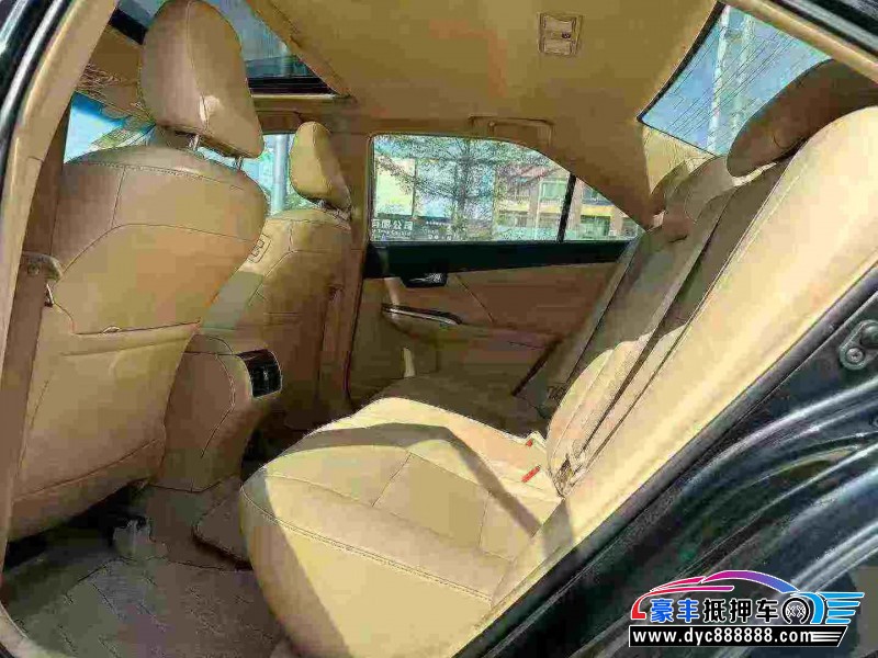 17年丰田凯美瑞轿车抵押车出售