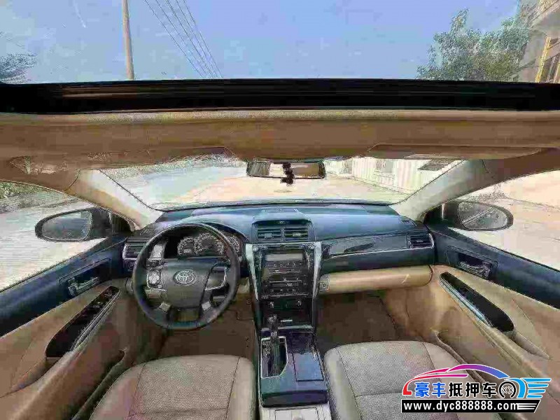 17年丰田凯美瑞轿车抵押车出售