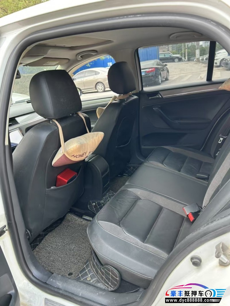 15年大众宝来轿车抵押车出售