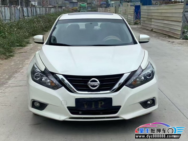 18年日产天籁轿车抵押车出售