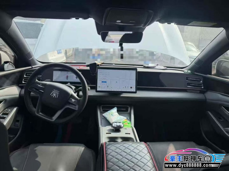 25年比亚迪秦轿车抵押车出售