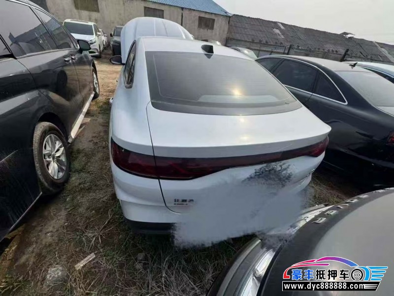 25年比亚迪秦轿车抵押车出售