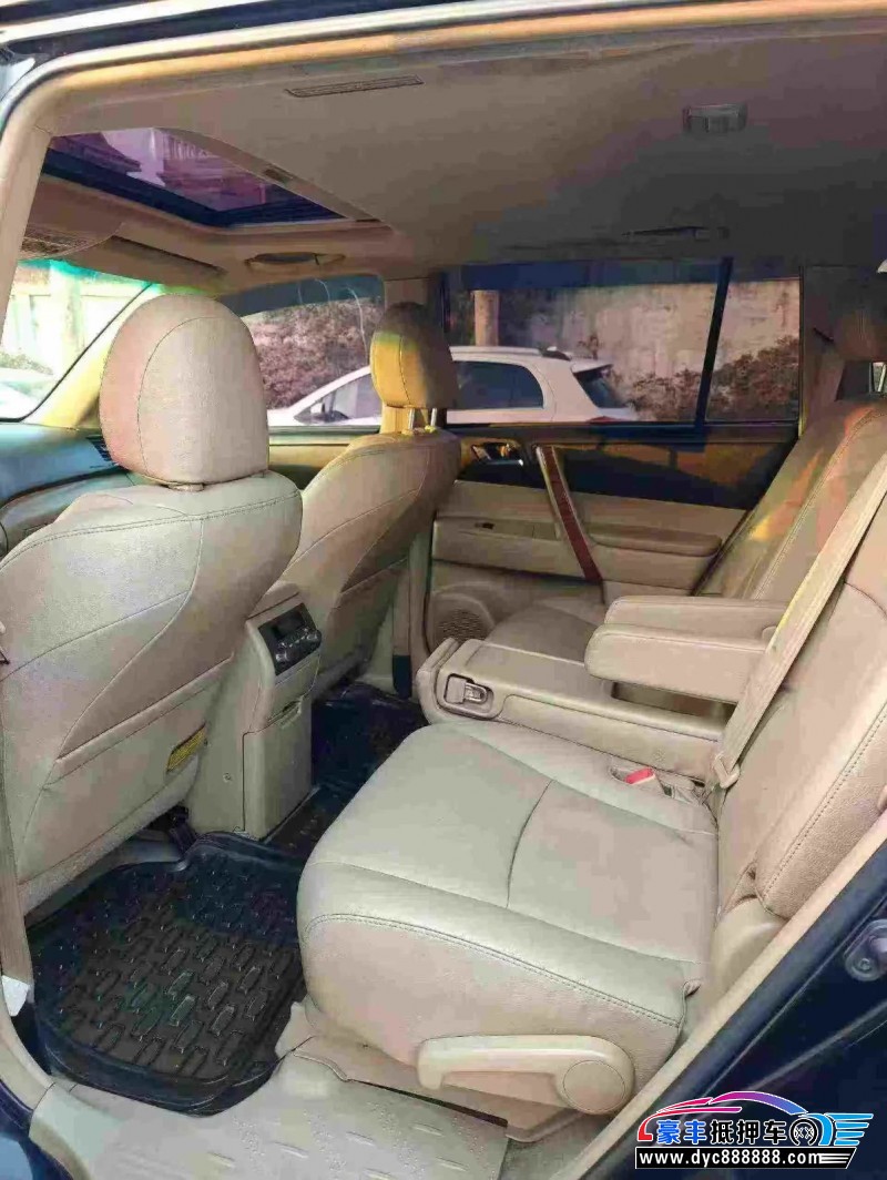 12年丰田汉兰达轿车抵押车出售