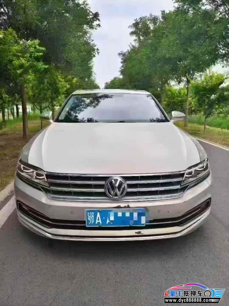 抵押车出售17年大众辉昂轿车