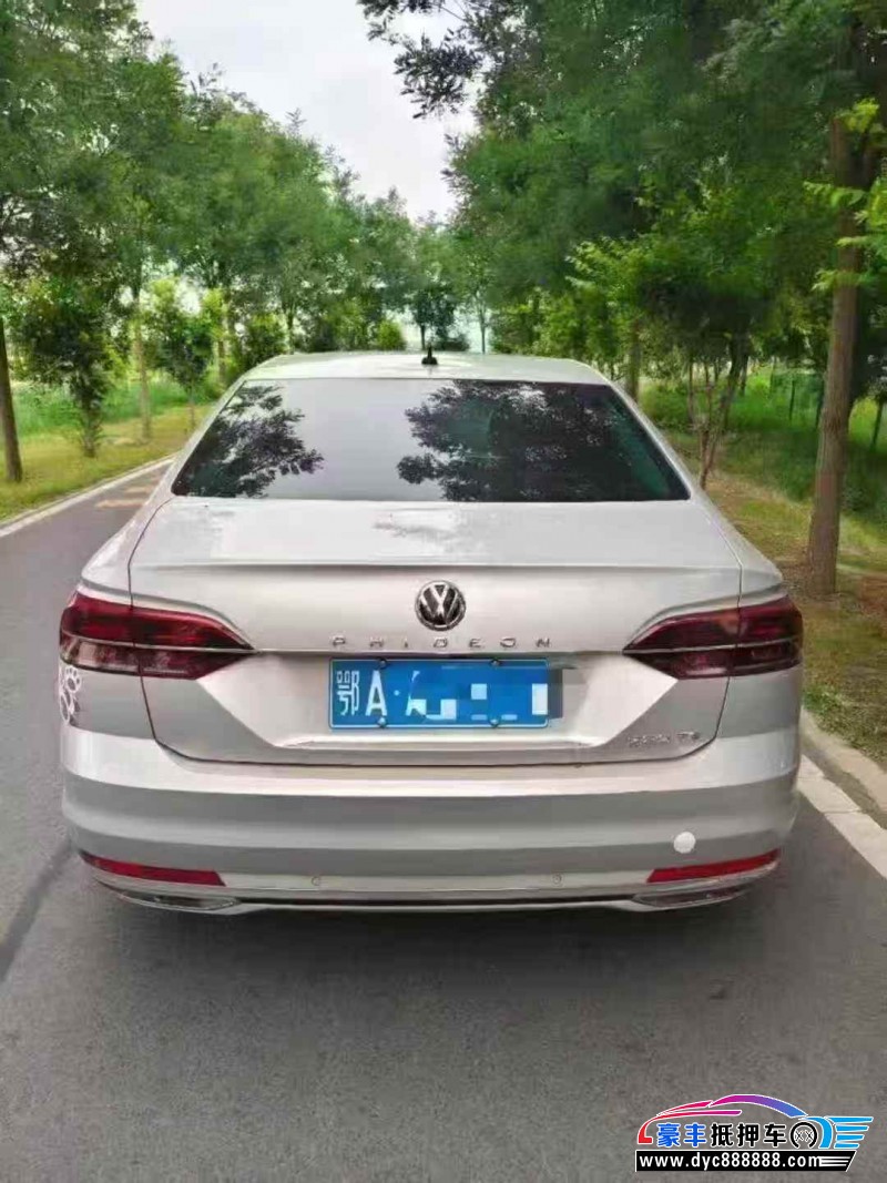 17年大众辉昂轿车抵押车出售