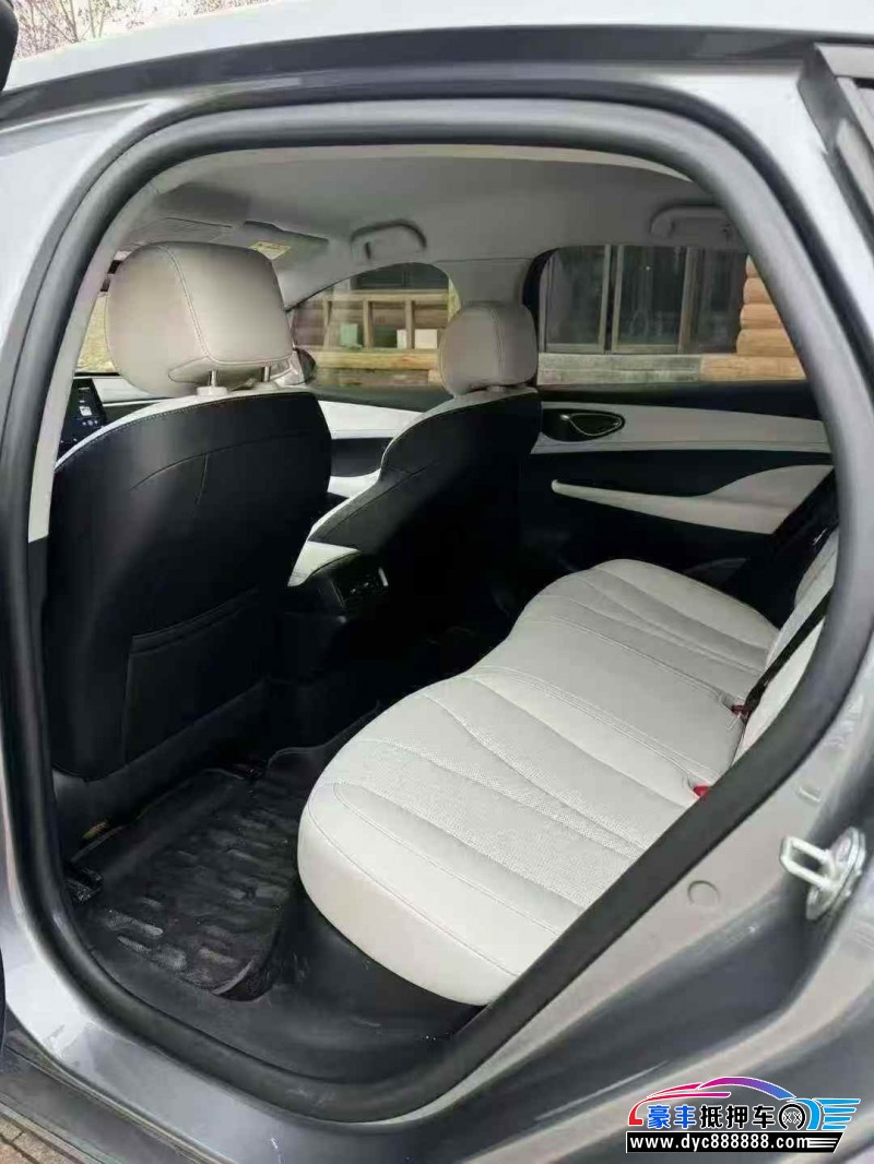 25年比亚迪海豹轿车抵押车出售