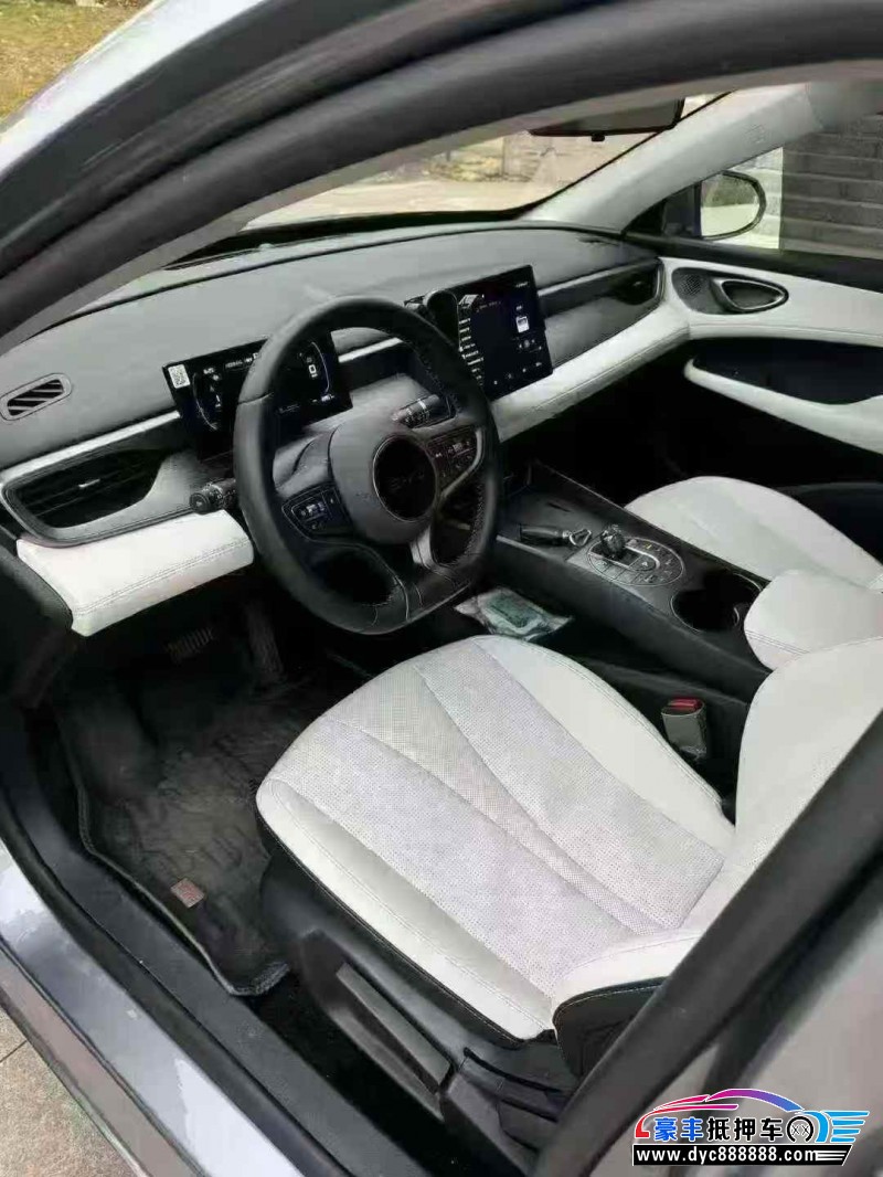 25年比亚迪海豹轿车抵押车出售