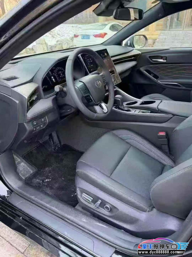 25年丰田亚洲龙轿车抵押车出售