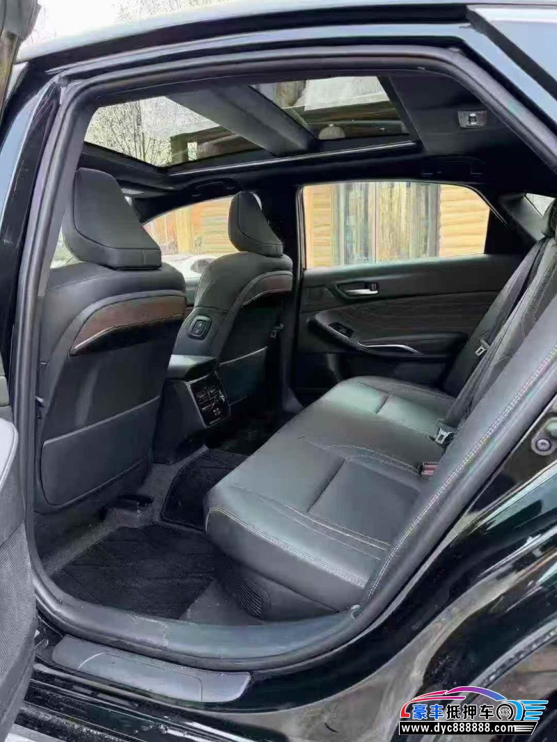 25年丰田亚洲龙轿车抵押车出售