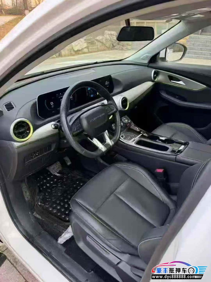 25年东风雷霆轿车抵押车出售