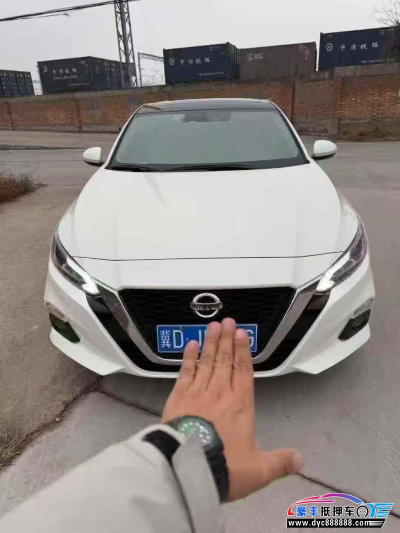 22年日产天籁轿车抵押车出售