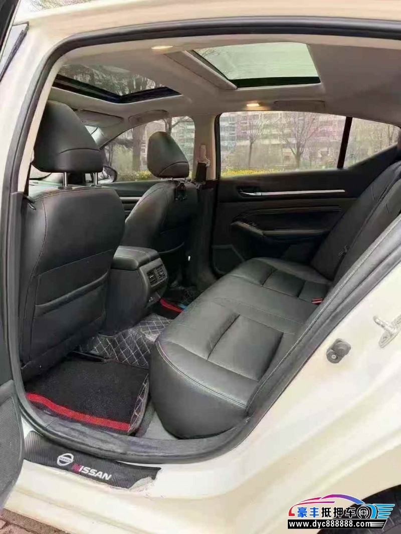 22年日产天籁轿车抵押车出售