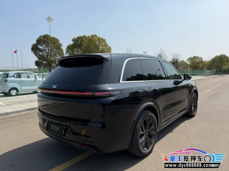 23年理想L8轿车抵押车出售