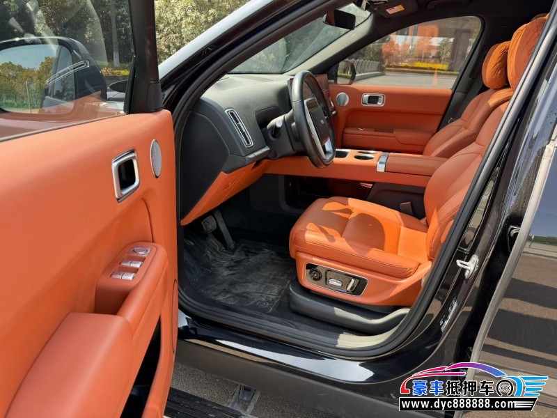 23年理想L8轿车抵押车出售