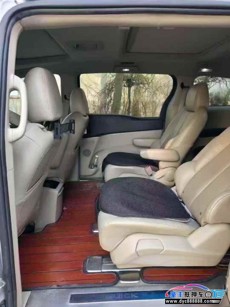 16年别克GL8轿车抵押车出售