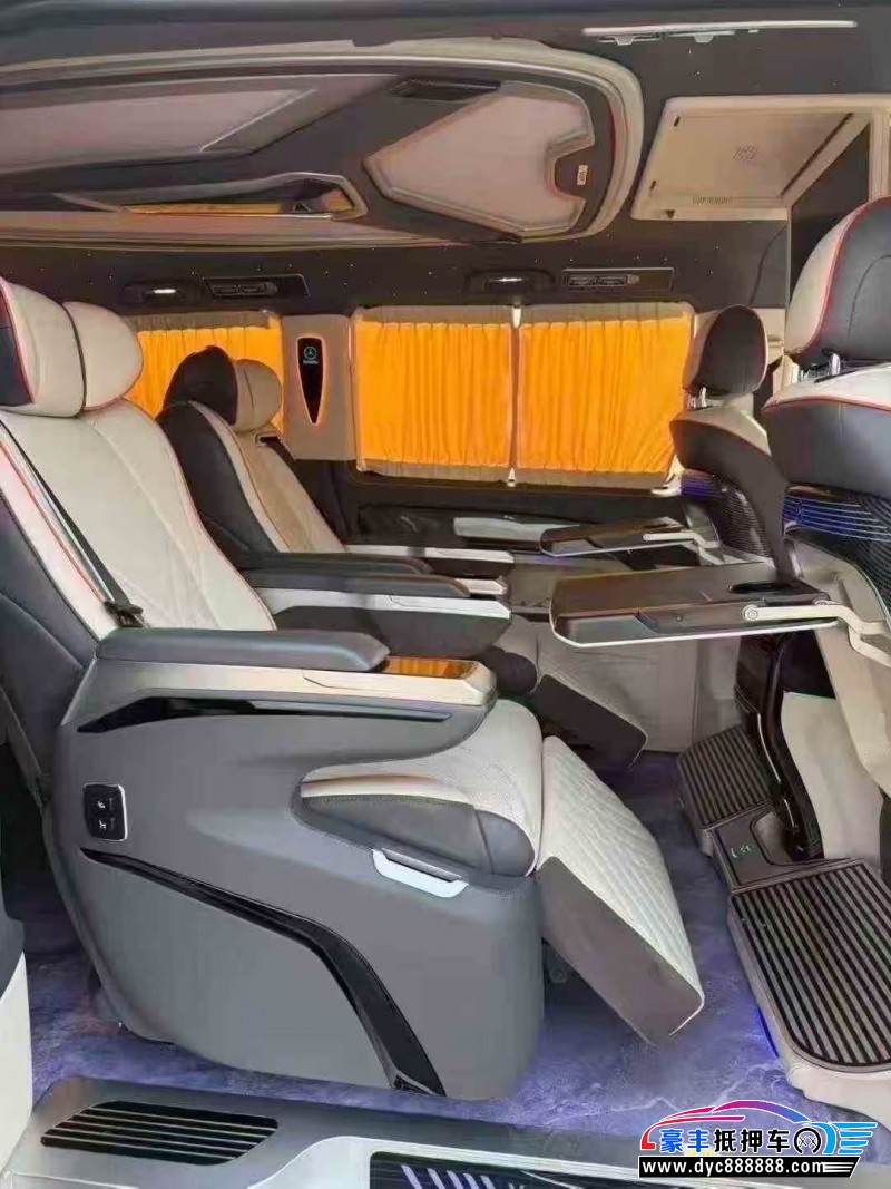 23年奔驰威霆轿车抵押车出售