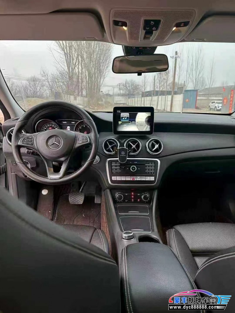 19年奔驰GLA轿车抵押车出售