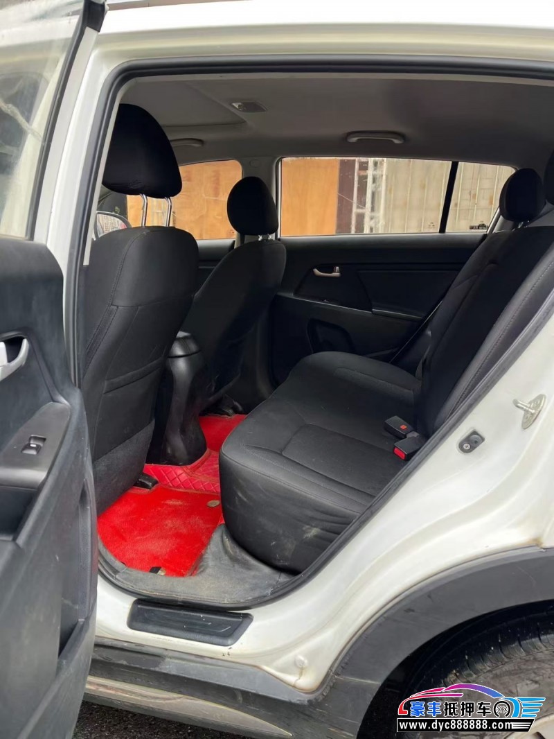 18年起亚智跑轿车抵押车出售