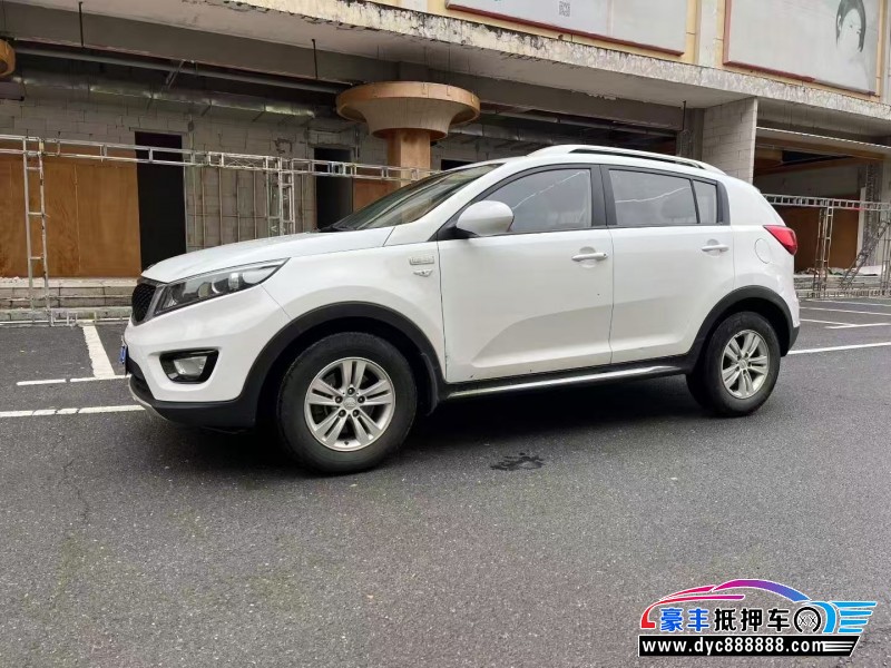 18年起亚智跑轿车抵押车出售