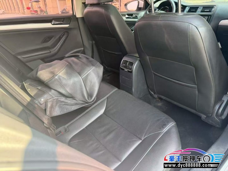 17年大众速腾轿车抵押车出售