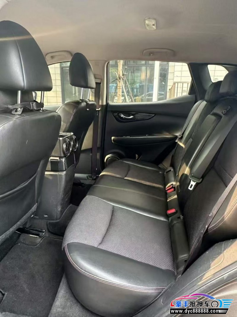 18年日产逍客轿车抵押车出售