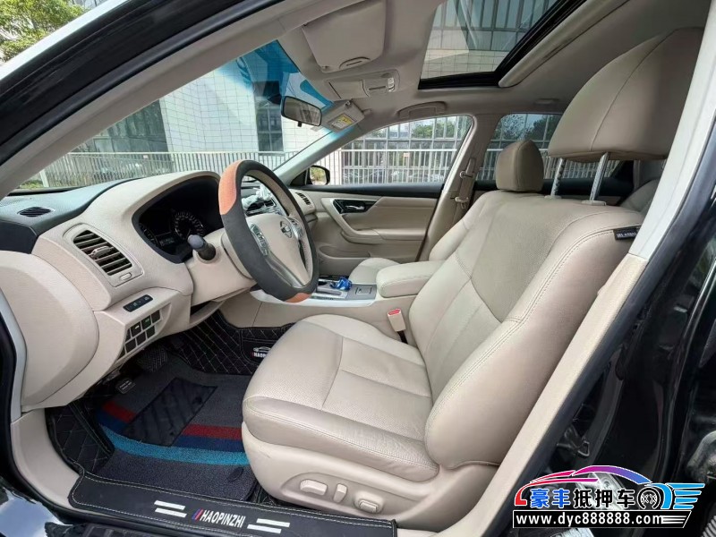 18年日产天籁轿车抵押车出售