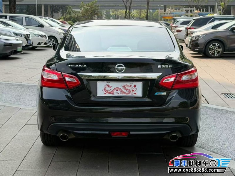 18年日产天籁轿车抵押车出售