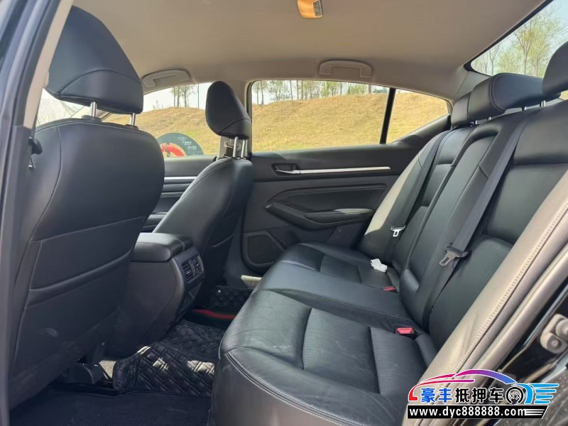 22年日产天籁轿车抵押车出售