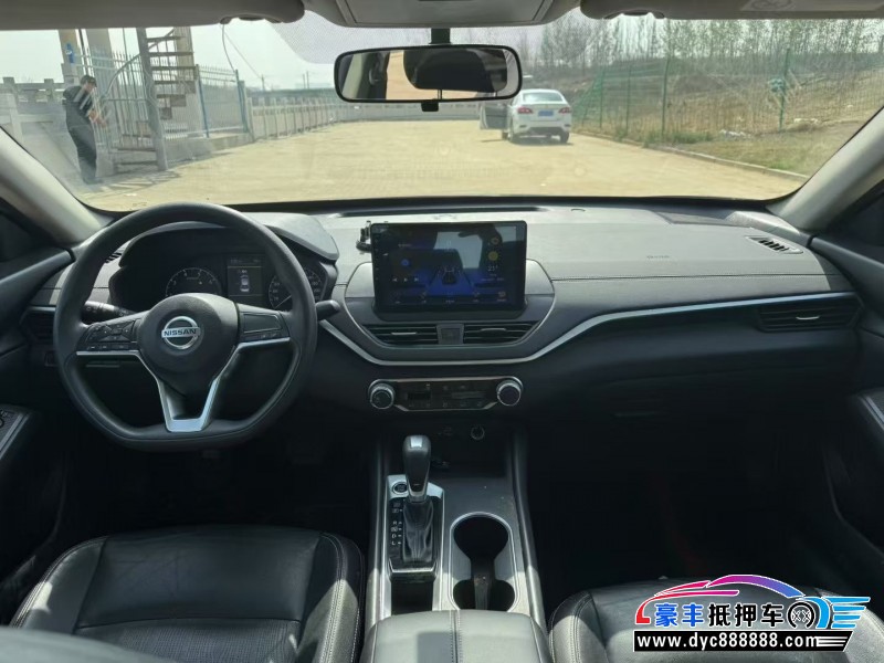 22年日产天籁轿车抵押车出售