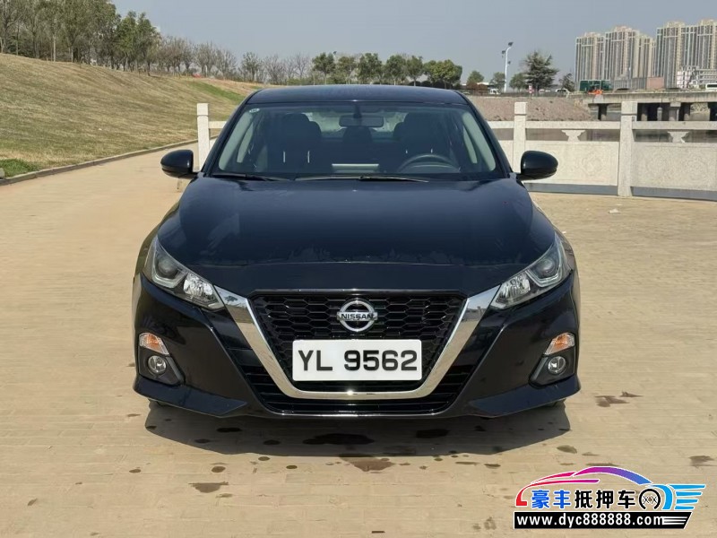 22年日产天籁轿车抵押车出售