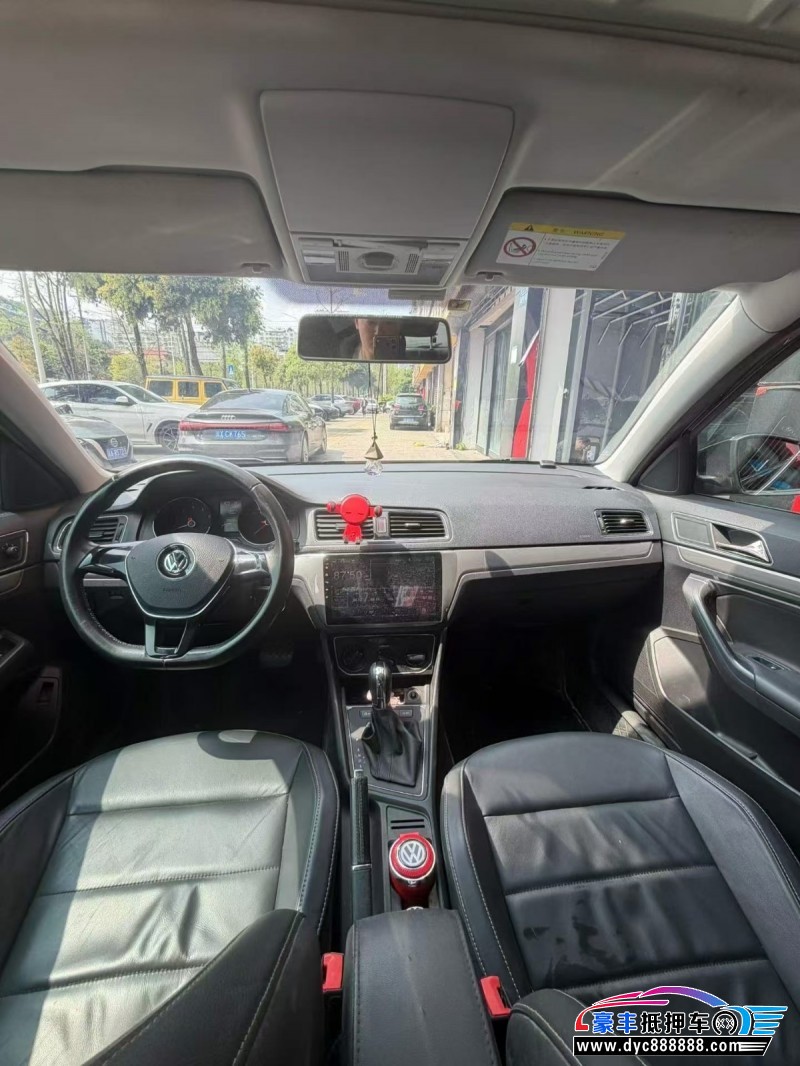 17年大众朗逸轿车抵押车出售