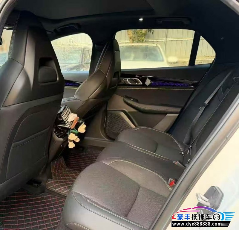 25年领克03轿车抵押车出售