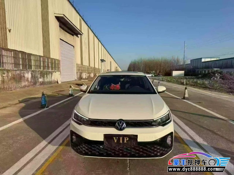 抵押车出售24年大众朗逸轿车