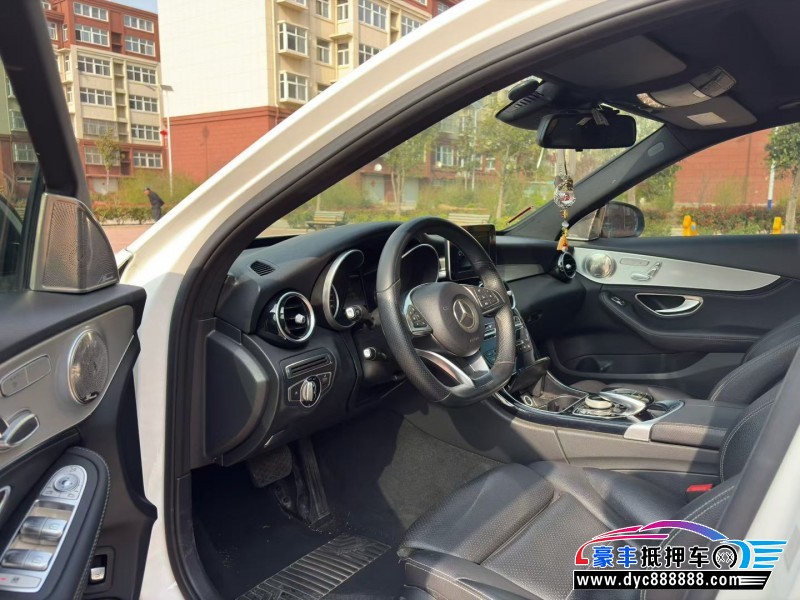 16年奔驰C轿车抵押车出售