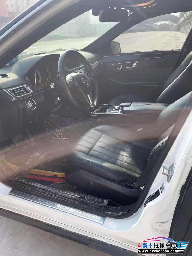 14年奔驰E轿车抵押车出售