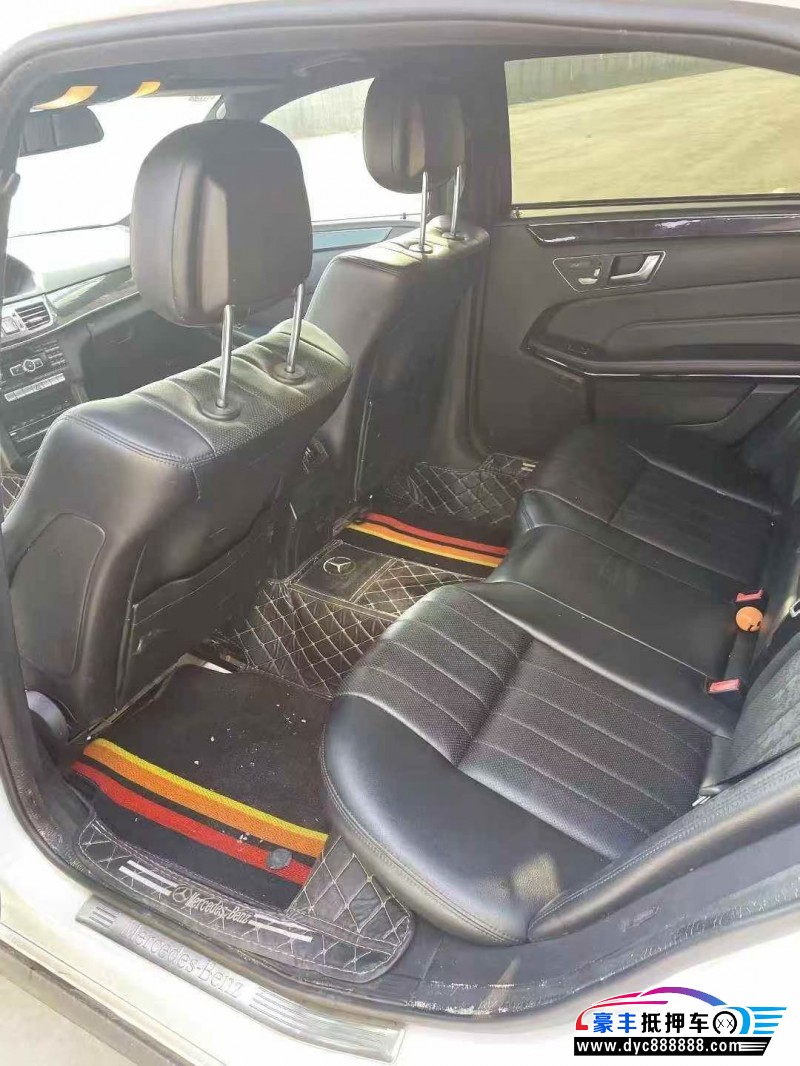 14年奔驰E轿车抵押车出售