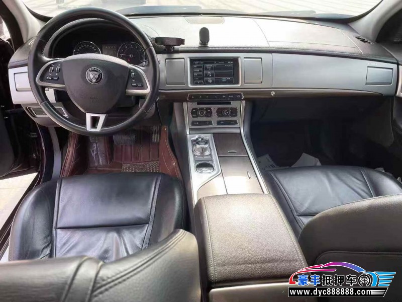 14年捷豹XF轿车抵押车出售