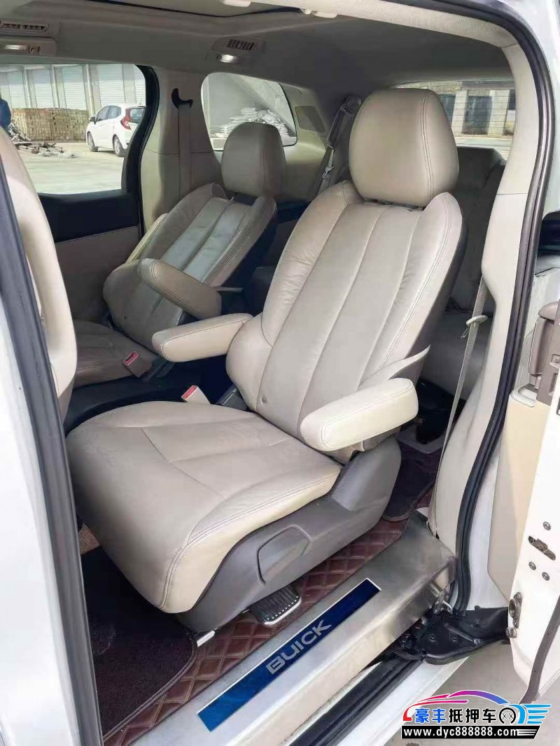 13年别克GL8MPV抵押车出售