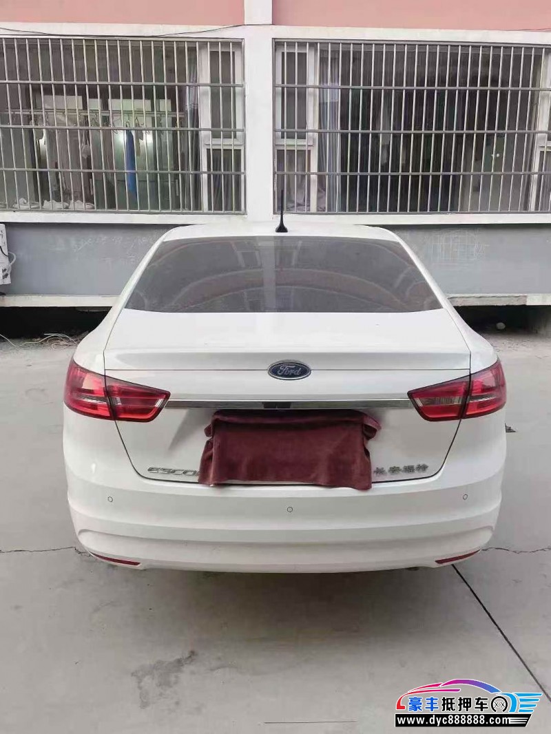 18年福特福睿斯轿车抵押车出售