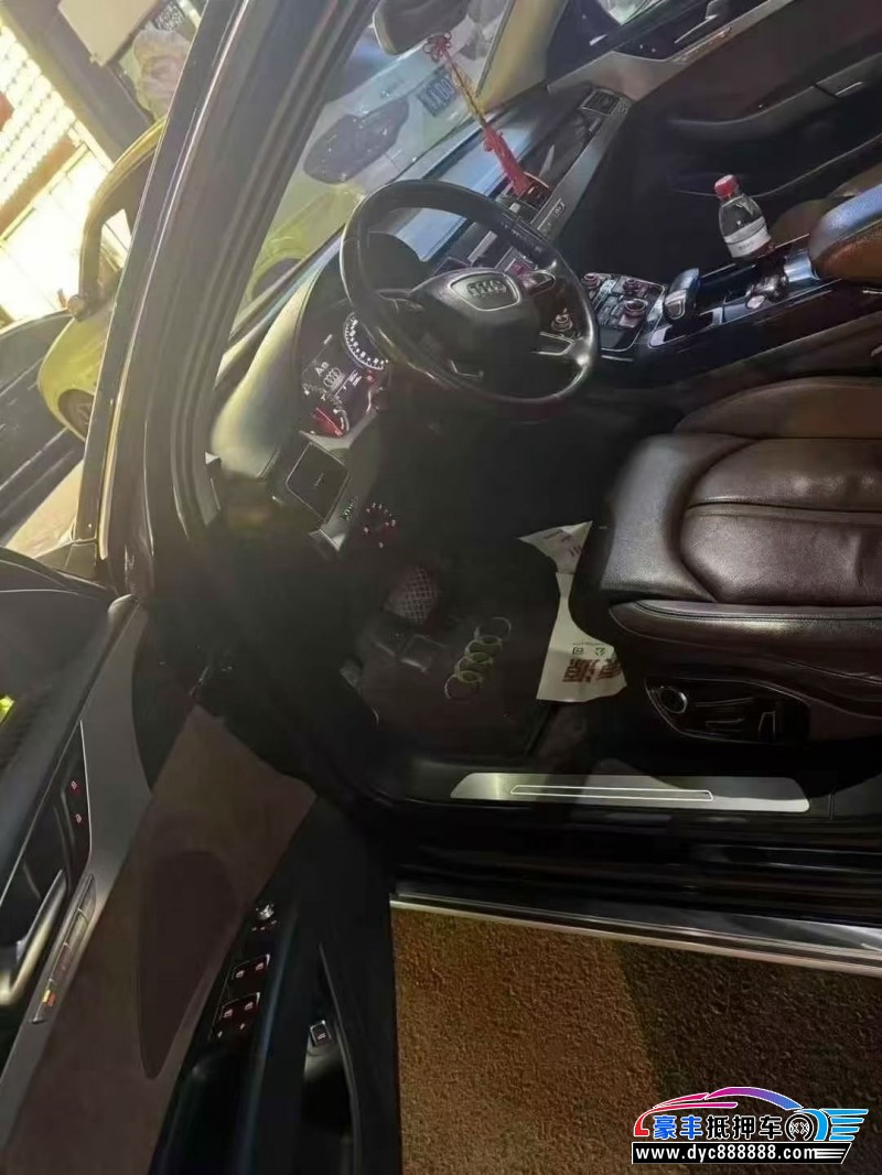 14年奥迪A8L轿车抵押车出售