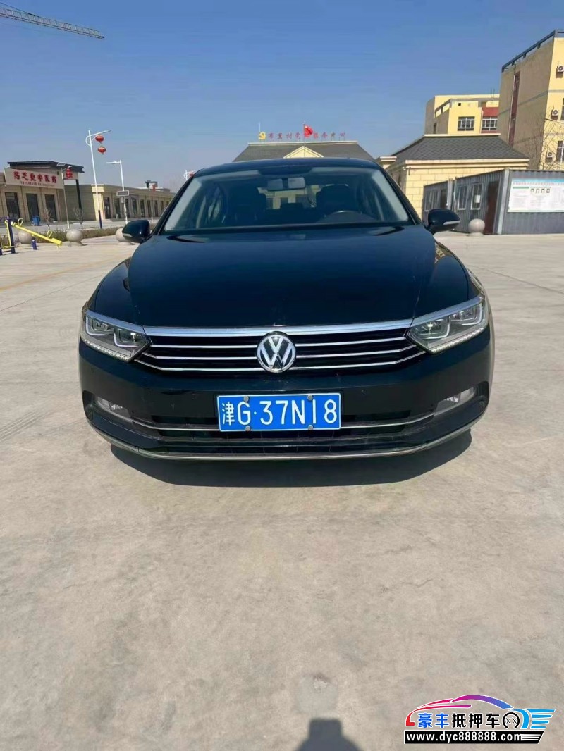 抵押车出售19年大众迈腾轿车