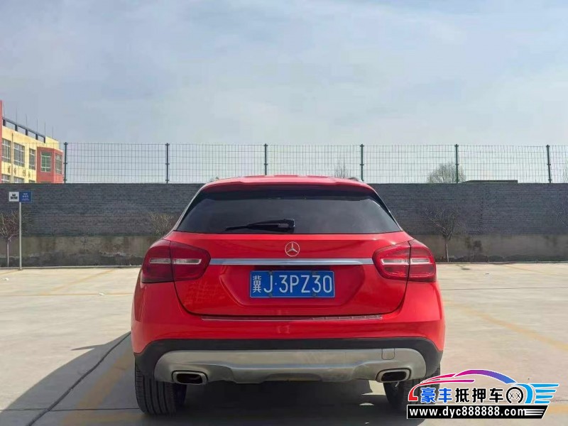 16年奔驰GLA轿车抵押车出售